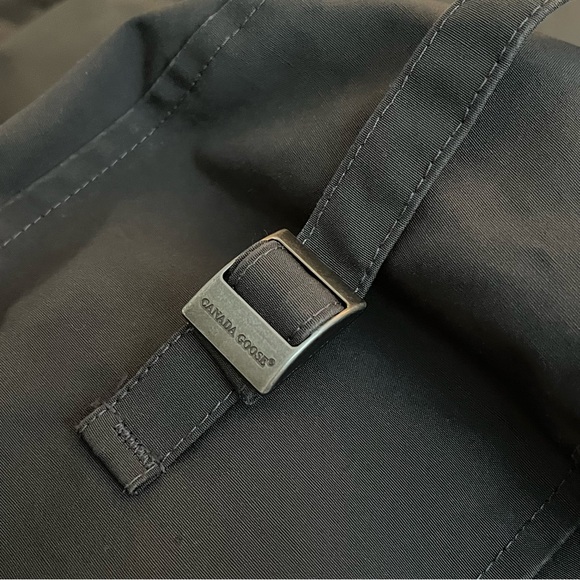 Canada Goose Men’s Down Chateau Parka - Picture 15 of 16